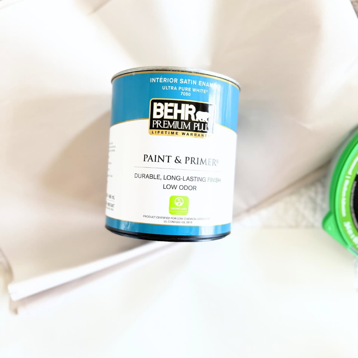 quart can of behr satin paint