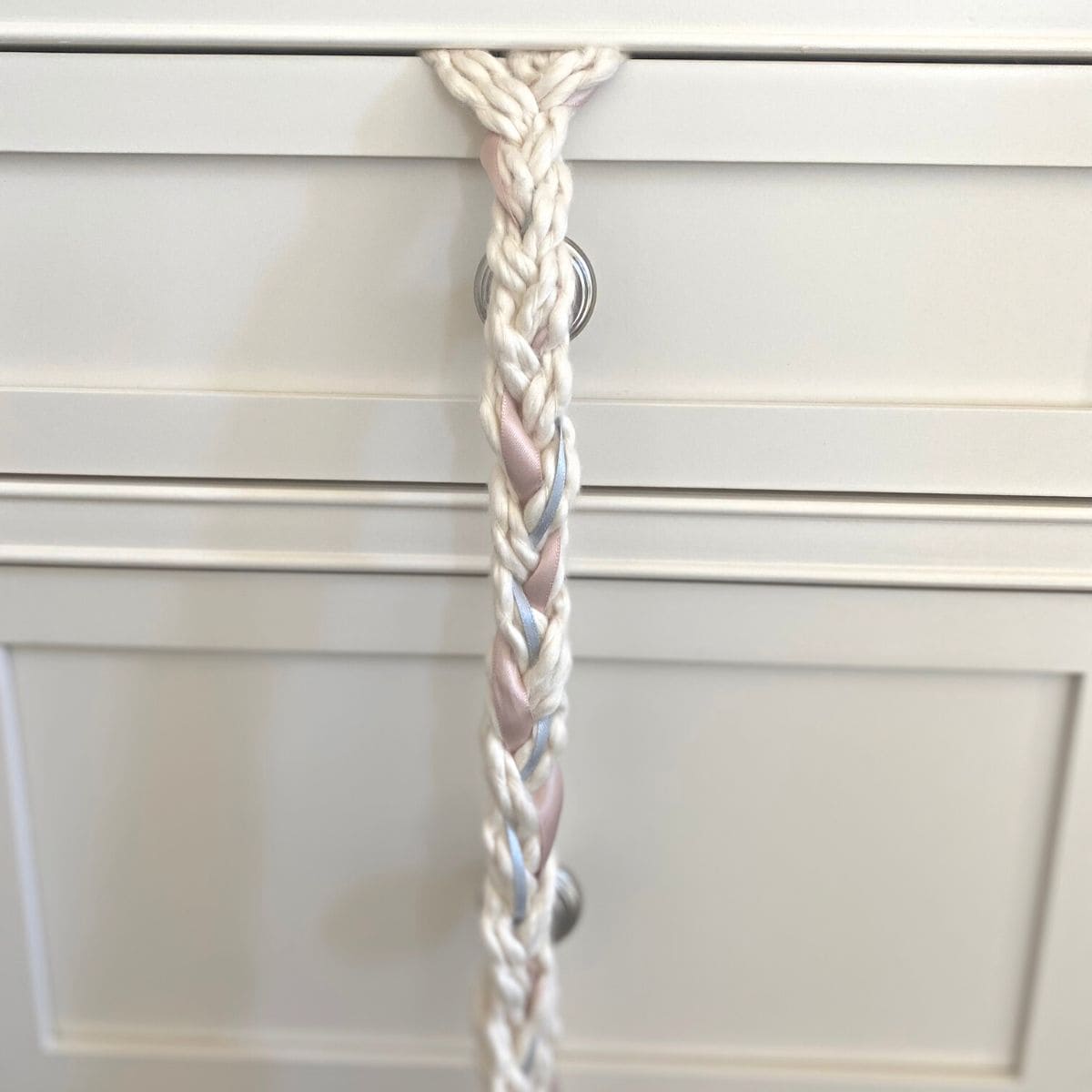 progress of braided ribbon with yarn