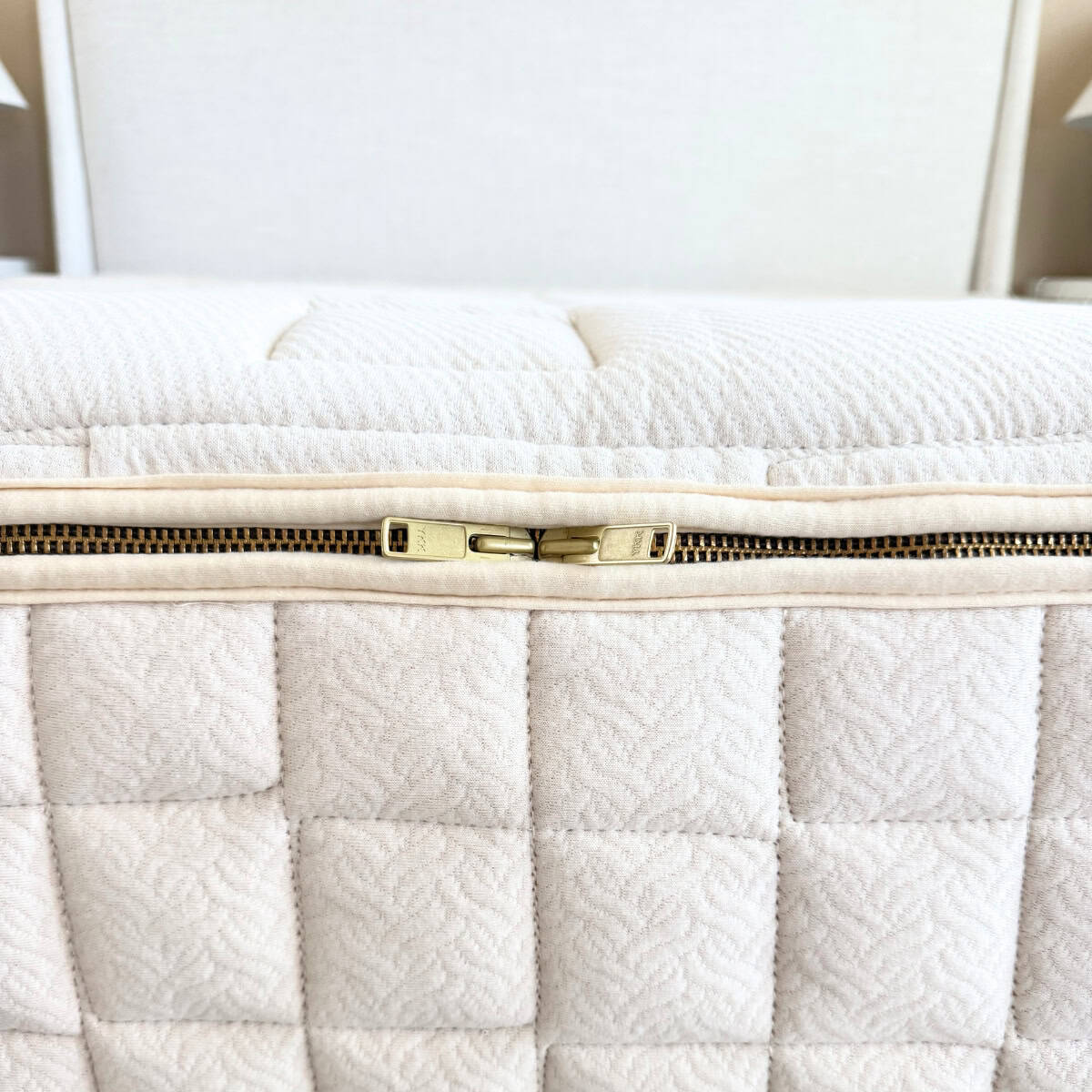 brass zipper on mattress cover