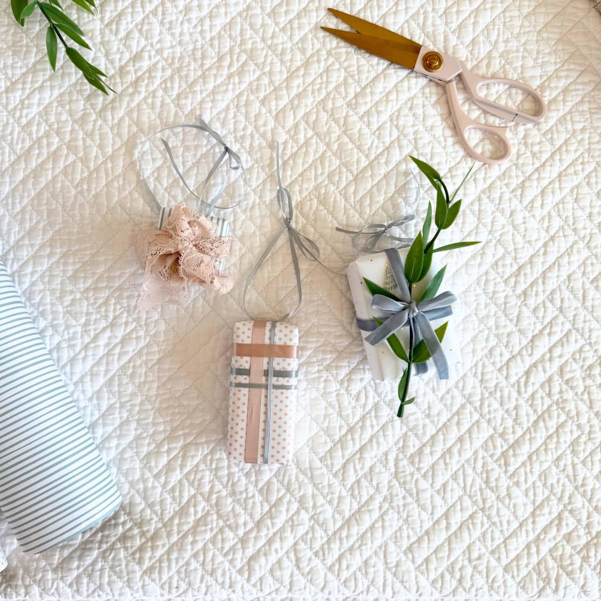 diy mini christmas present ornaments