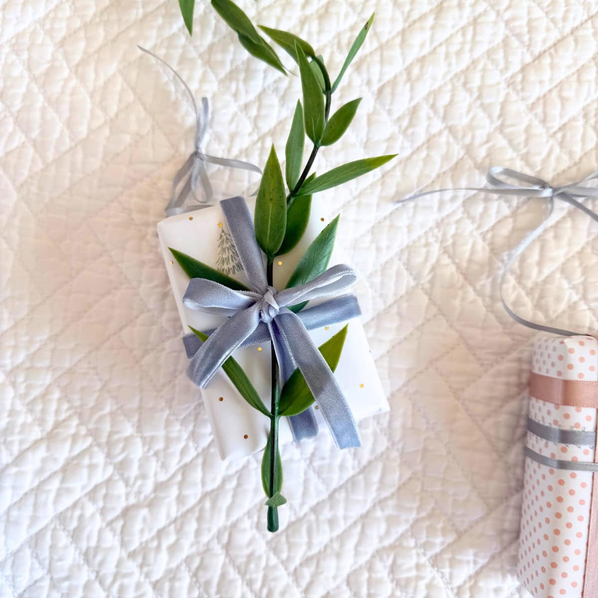 diy mini christmas present ornaments