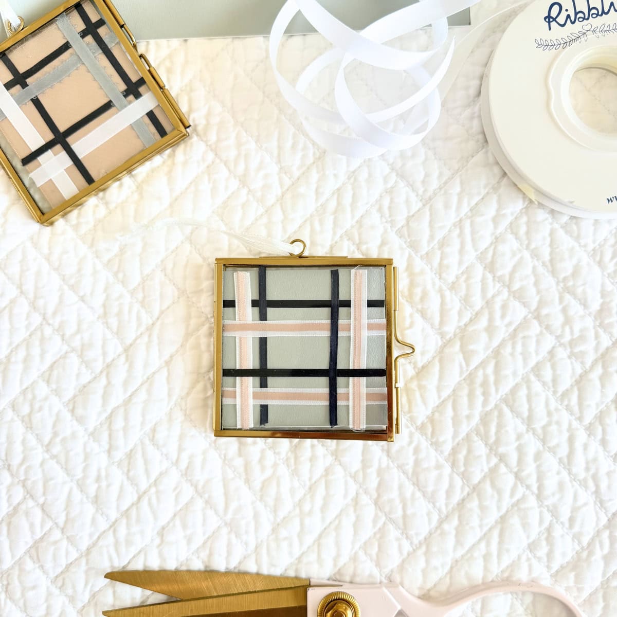 diy mini frame christmas ornament with plaid ribbon design and paint sheet background