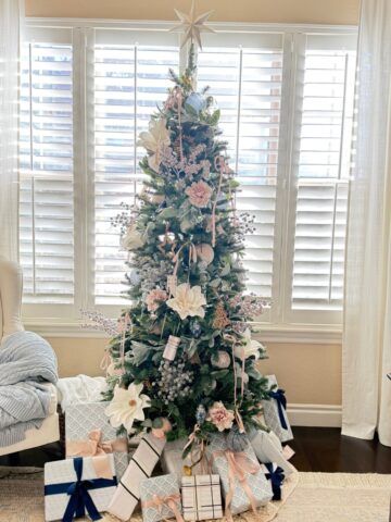 living room christmas tree decorated