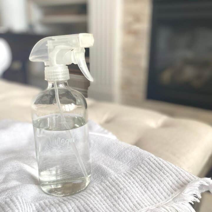 Glass spray bottle for cleaning with vinegar