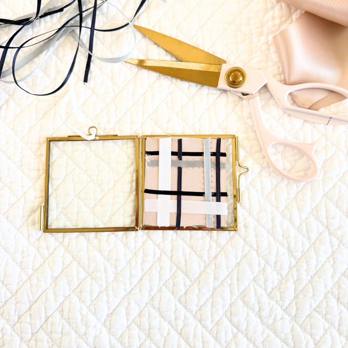 diy mini frame christmas ornament with plaid ribbon design