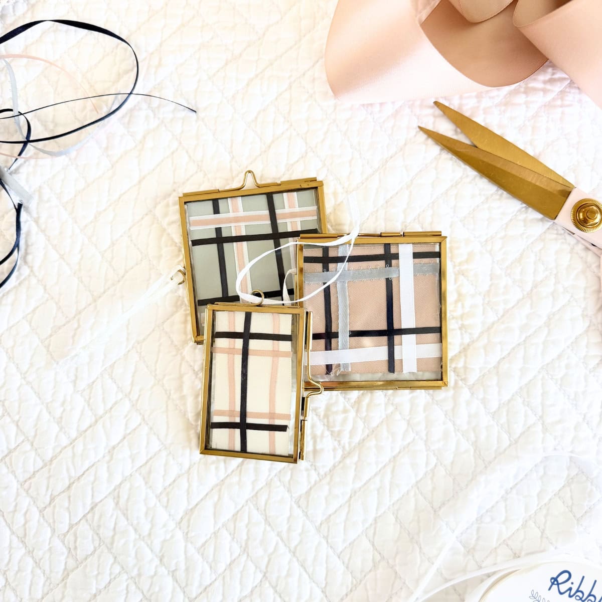 diy mini picture frame christmas ornaments with plaid ribbon designs