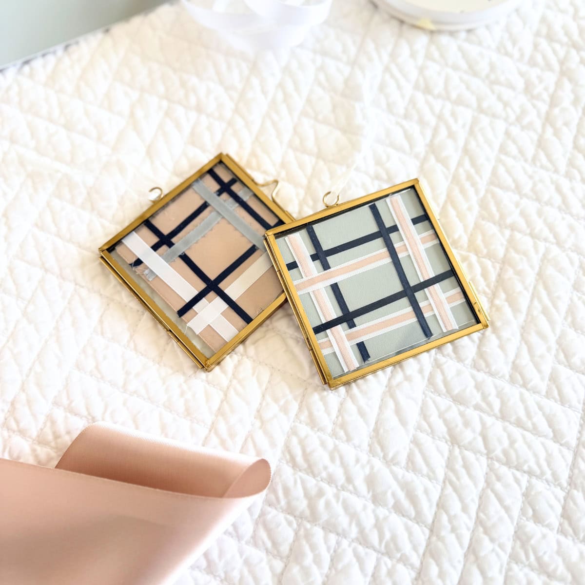 diy mini picture frame christmas ornaments with plaid ribbon designs