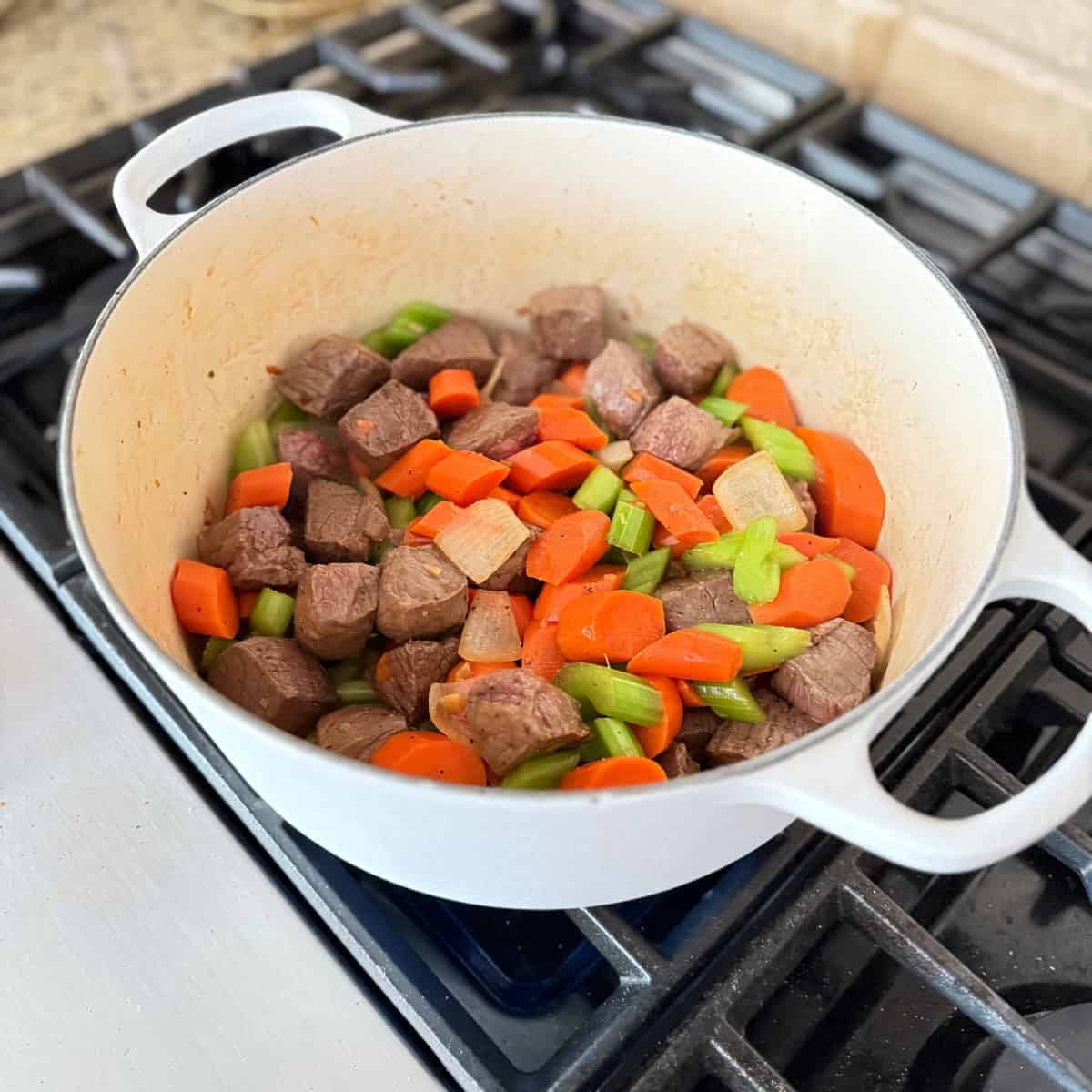 cooking chuck roast with vegetables