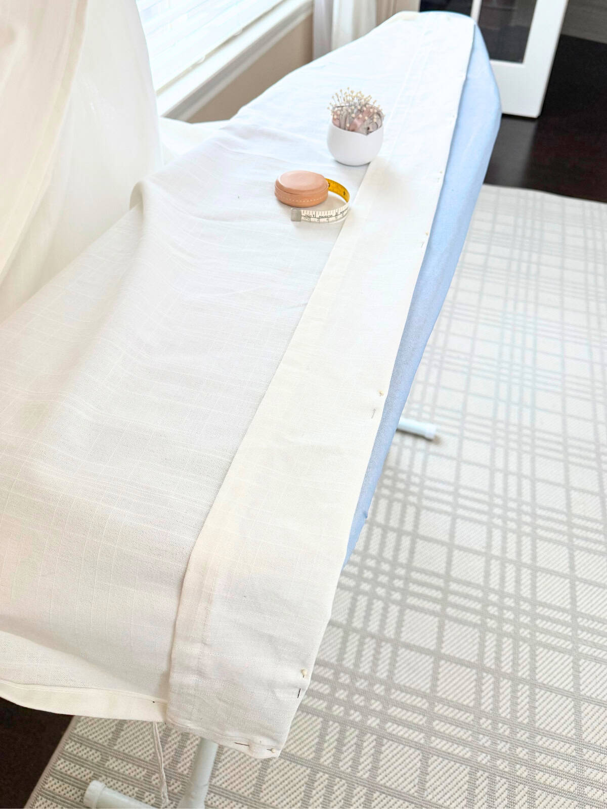pins to hold excess curtain fabric