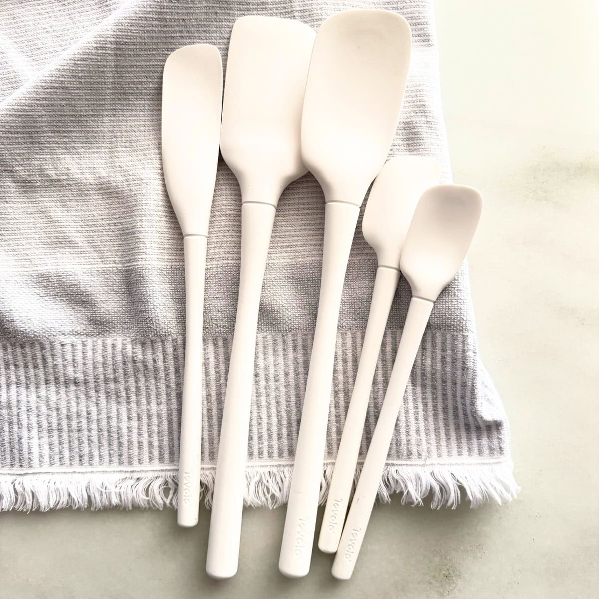 white silicone spatula set